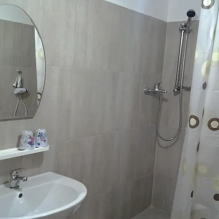 Vilele Brise De Două Mai
