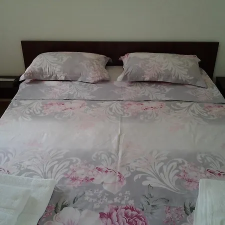 Vilele Brise De 3* دووا مايْ